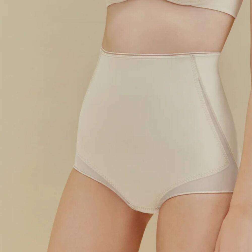 Neiwai Nude Shape High Waist Sculptural Shapewear Shorts Cream XS NEW